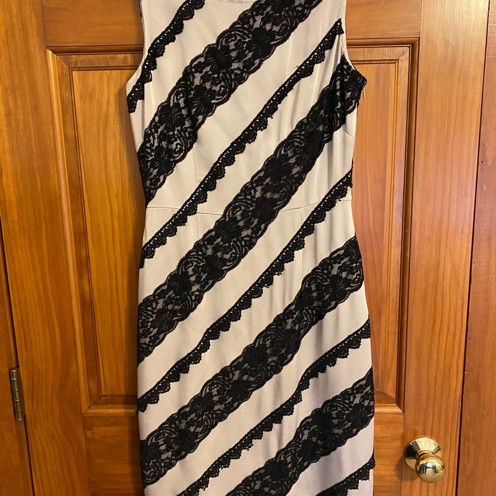 Tahari size 2 Cocktail dress
